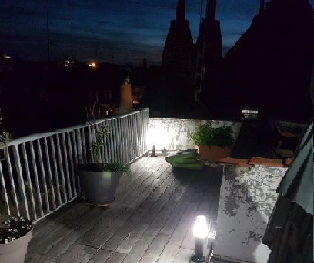 terrasse en bois - vue de nuit - 
éclairage par luminaires étanches led