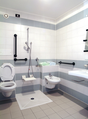 aménagement en appartement d'une salle de bain pour personne a mobilité réduite
